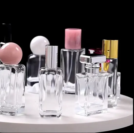 Прозрачная стеклянная бутылка